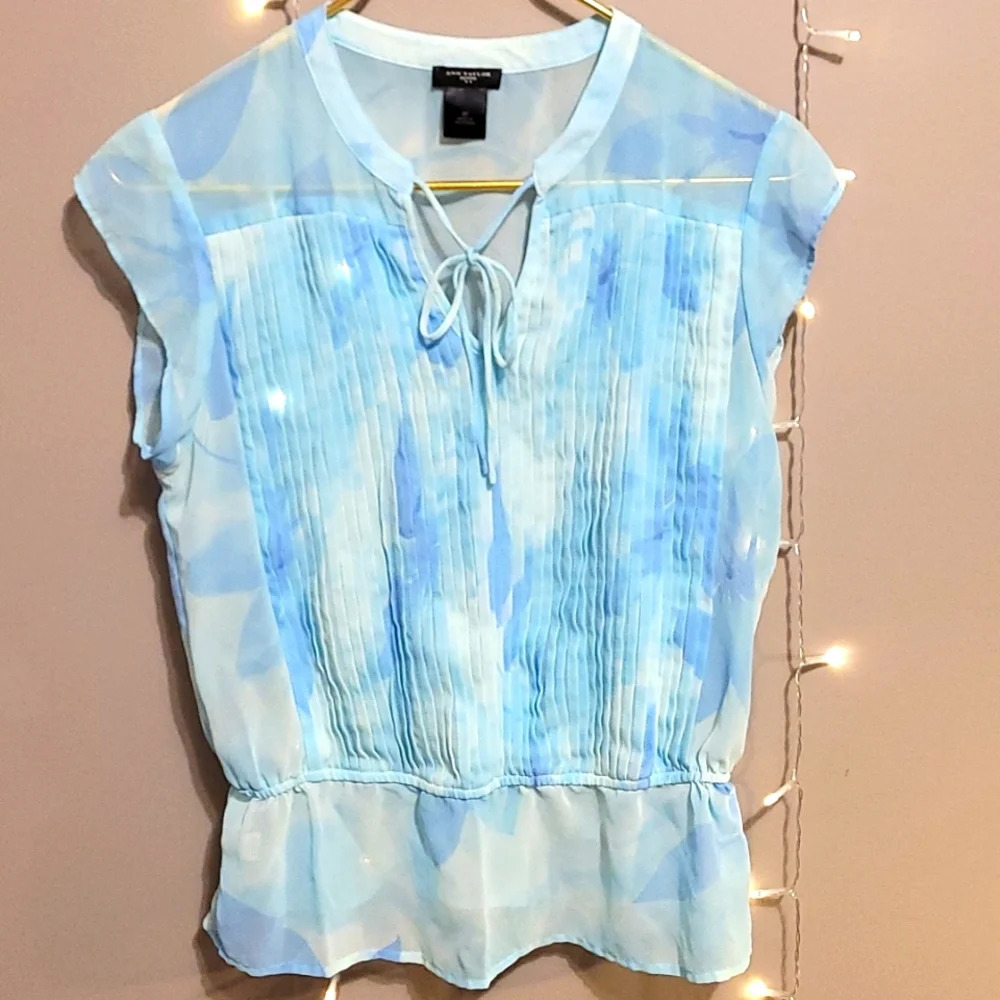 ANN TAYLOR SIZE SP WOMENS BLUE BLOUSE - Picture 1 of 3